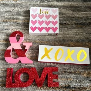 Valentine’s Day wooden sign decor